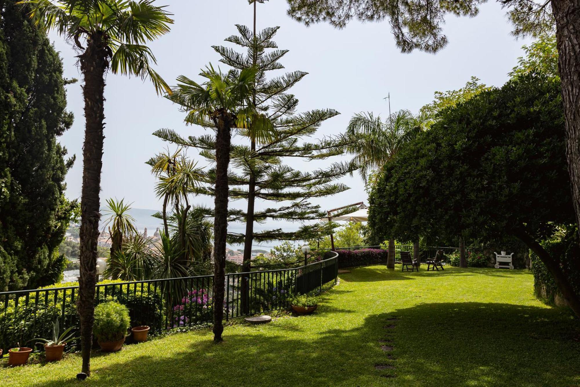 Villa Lilia В'єтрі Екстер'єр фото